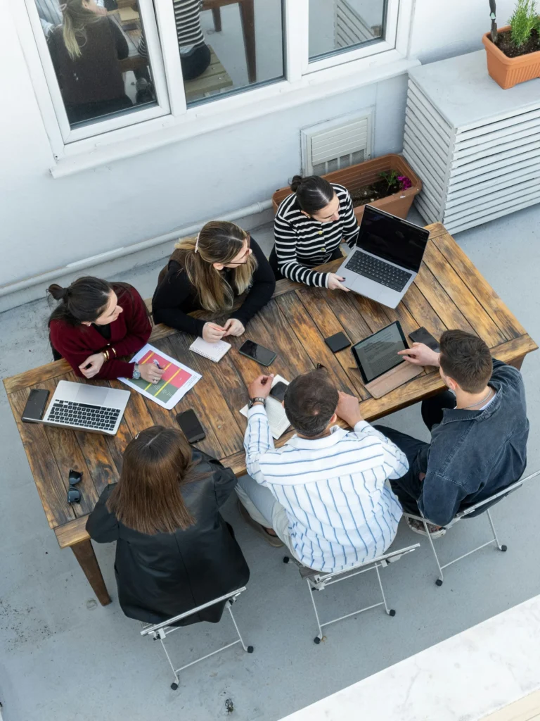 Apprendre en faisant : pourquoi le “learning by doing” a de l’avenir - Hirro, agence de recrutement